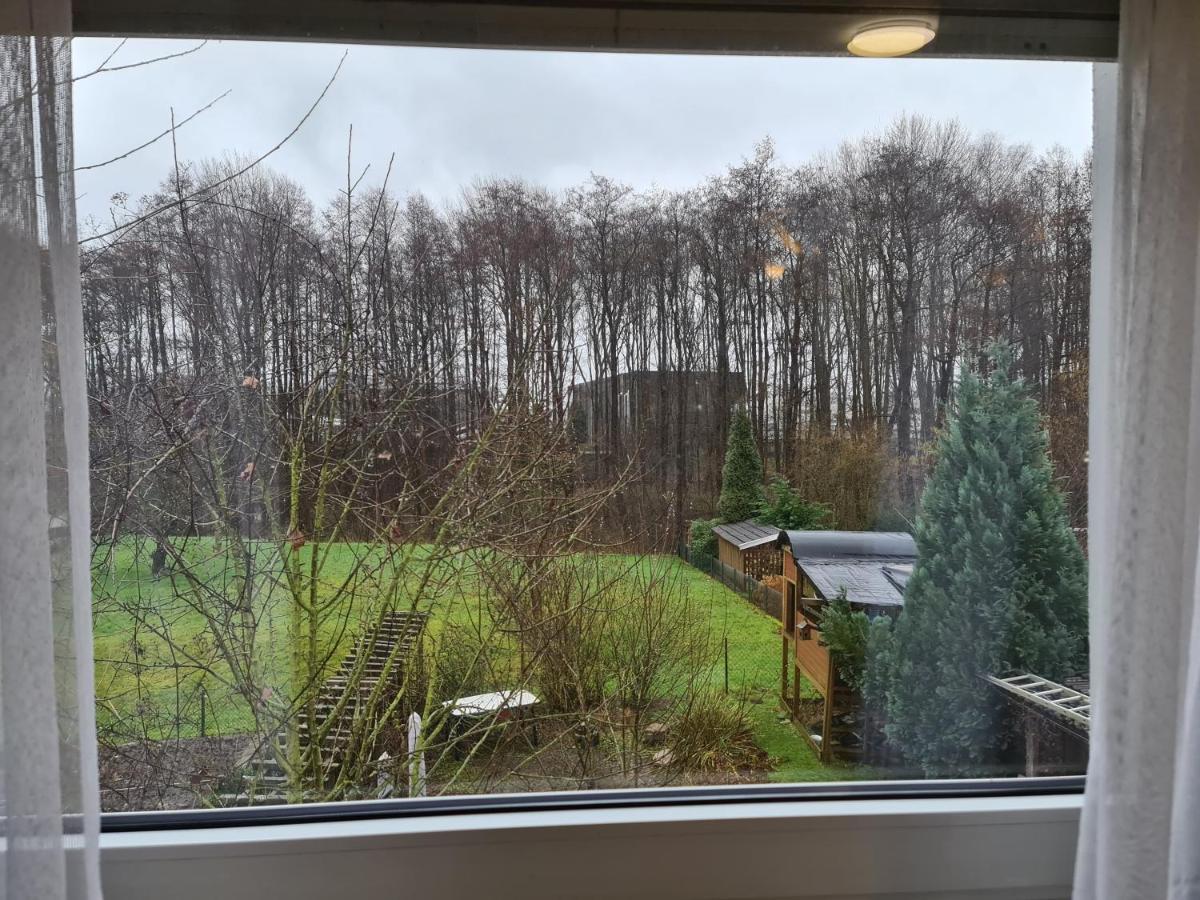 Geraeumiges Ferienhaus In Bad Salzuflen Mit Einfacher Ausstattung, Fuer Geschaeftsreisende, Gruppen Oder Familien Geeignet, 4 Schlafzimmer Экстерьер фото