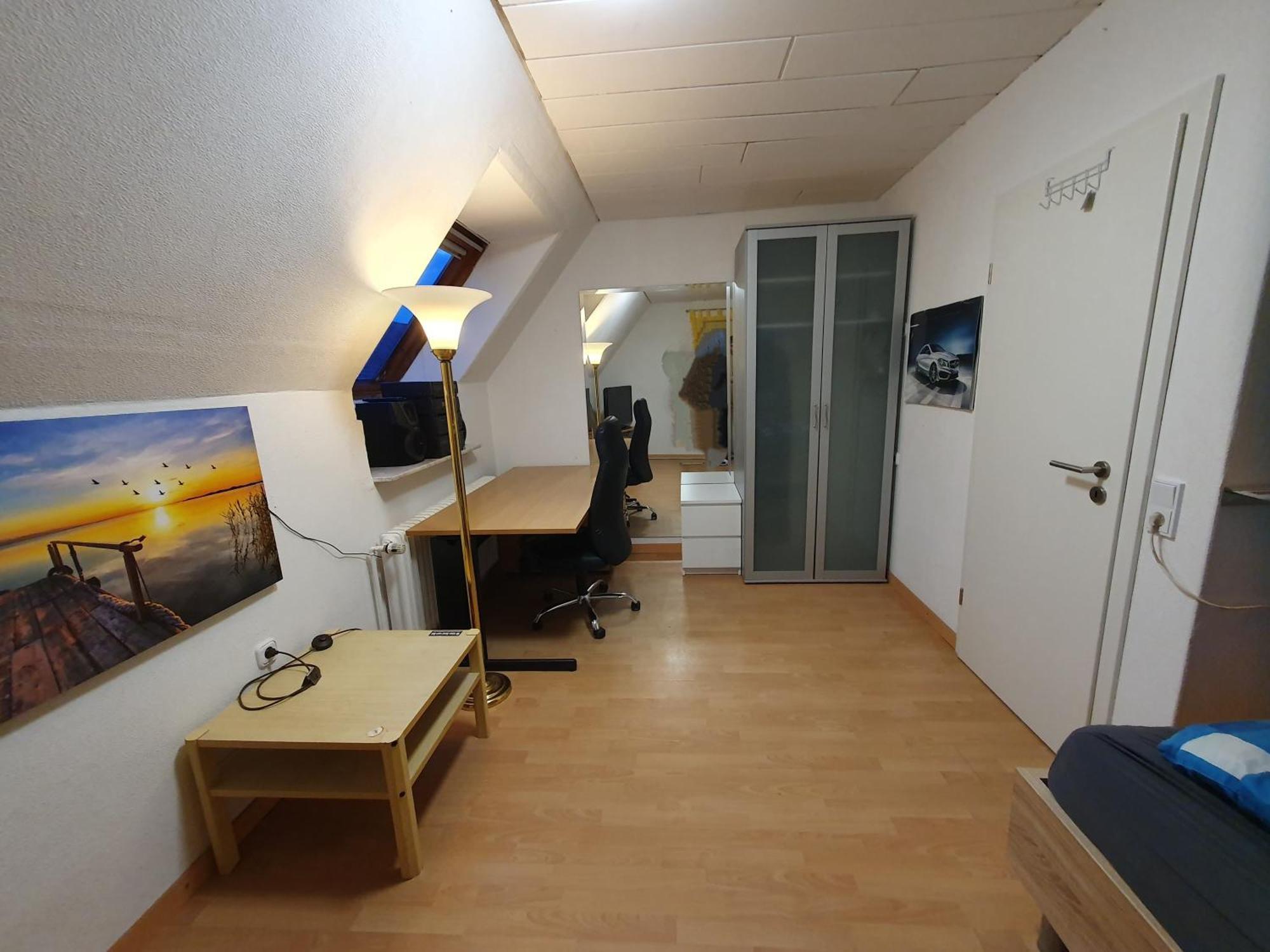 Geraeumiges Ferienhaus In Bad Salzuflen Mit Einfacher Ausstattung, Fuer Geschaeftsreisende, Gruppen Oder Familien Geeignet, 4 Schlafzimmer Экстерьер фото
